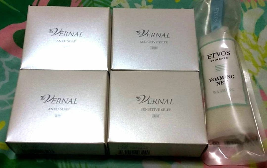新品未使用未開封☆veanal ヴァーナル　石鹸　　4個セット　洗顔ネット付 VERNAL（ヴァーナル） ベーシックせっけん4個セット（アンク4）各90g