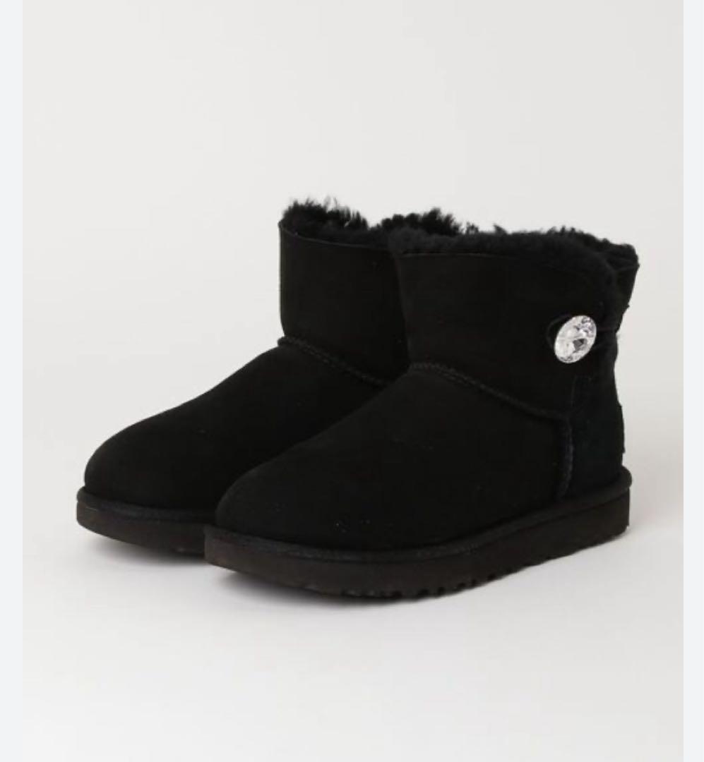 emu StingerとUGG ビジューショートブーツ セット売り - メルカリ