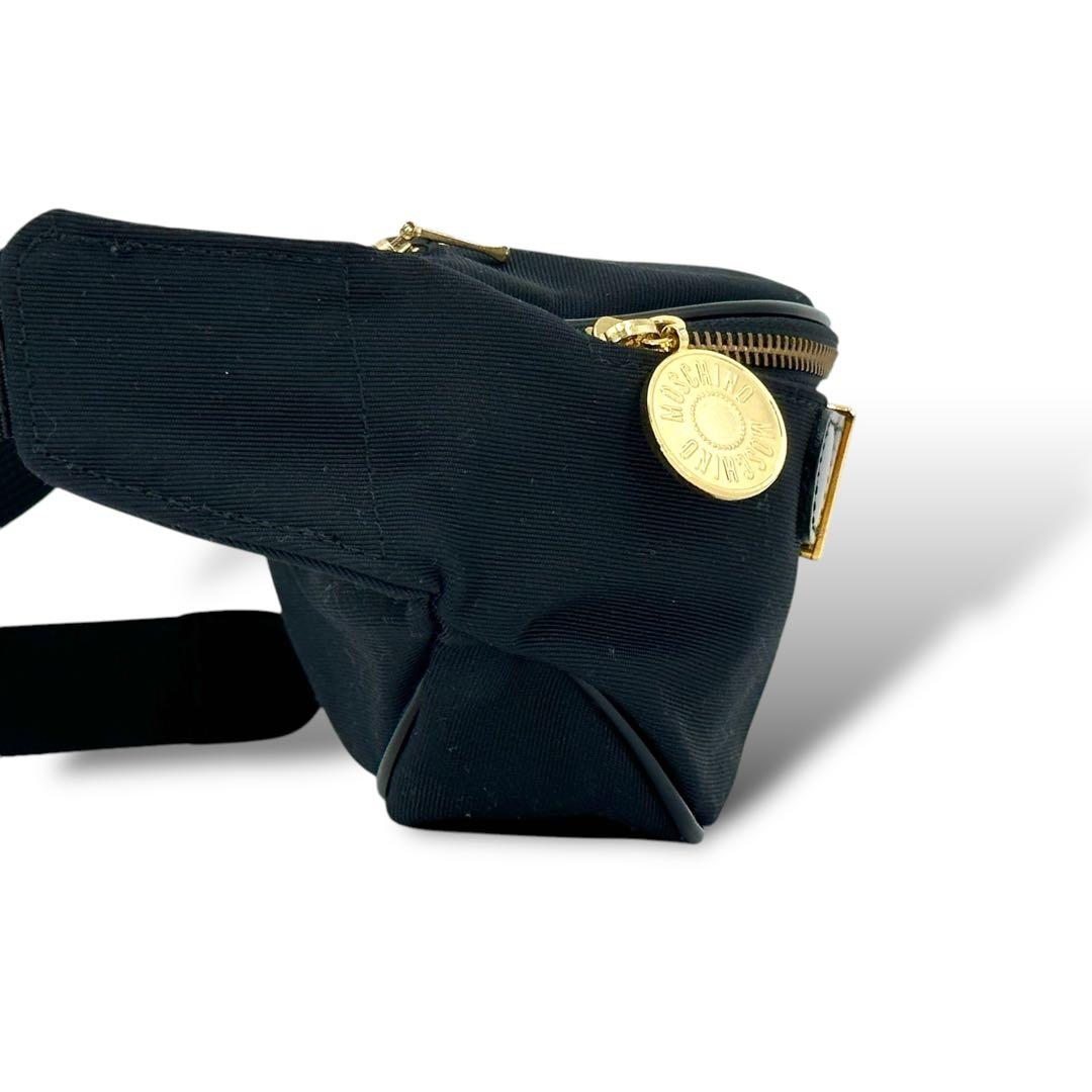 希少 未使用級 モスキーノ ビックロゴ ウエストバッグ ボディバッグ G