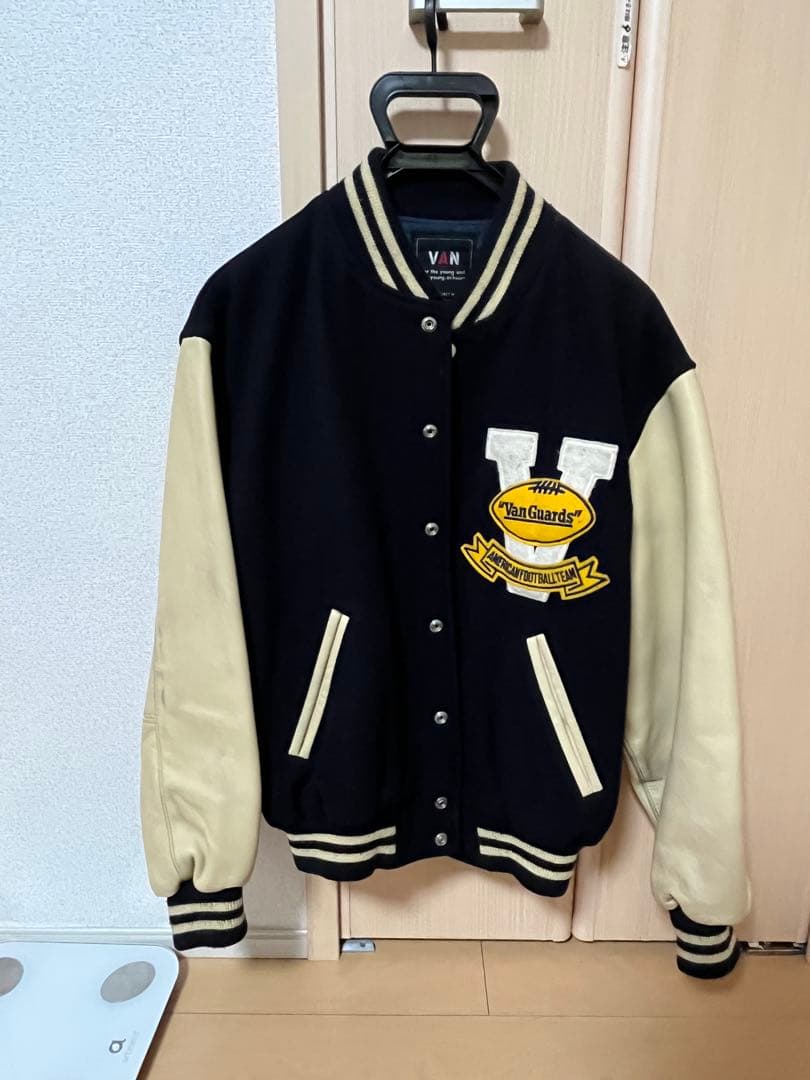 グ*9様 【ヴィンテージ】VAN スタジャン ネイビー/アイボリー 中古・古着通販】VAN JAC (ヴァン・ヂャケット) レザー切替スタジャン
