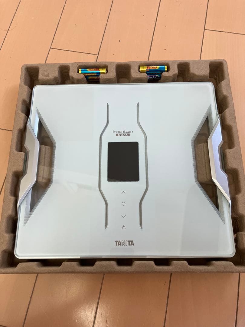 新品、未使用　TANITA RD-906-WH 体組成計 Amazon | タニタ 体組成計 スマホ 日本製 ホワイト RD-906 WH 医療分野
