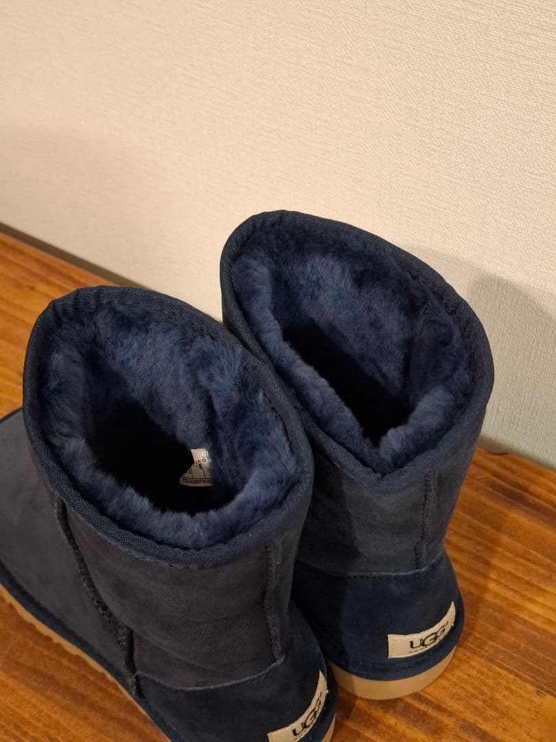 UGG ムートンブーツ 24cm ネイビー 試着のみ 未使用級