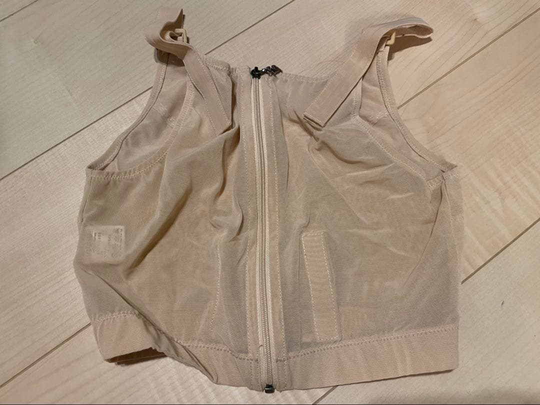 豊胸　ビブラ　EVE RHEA