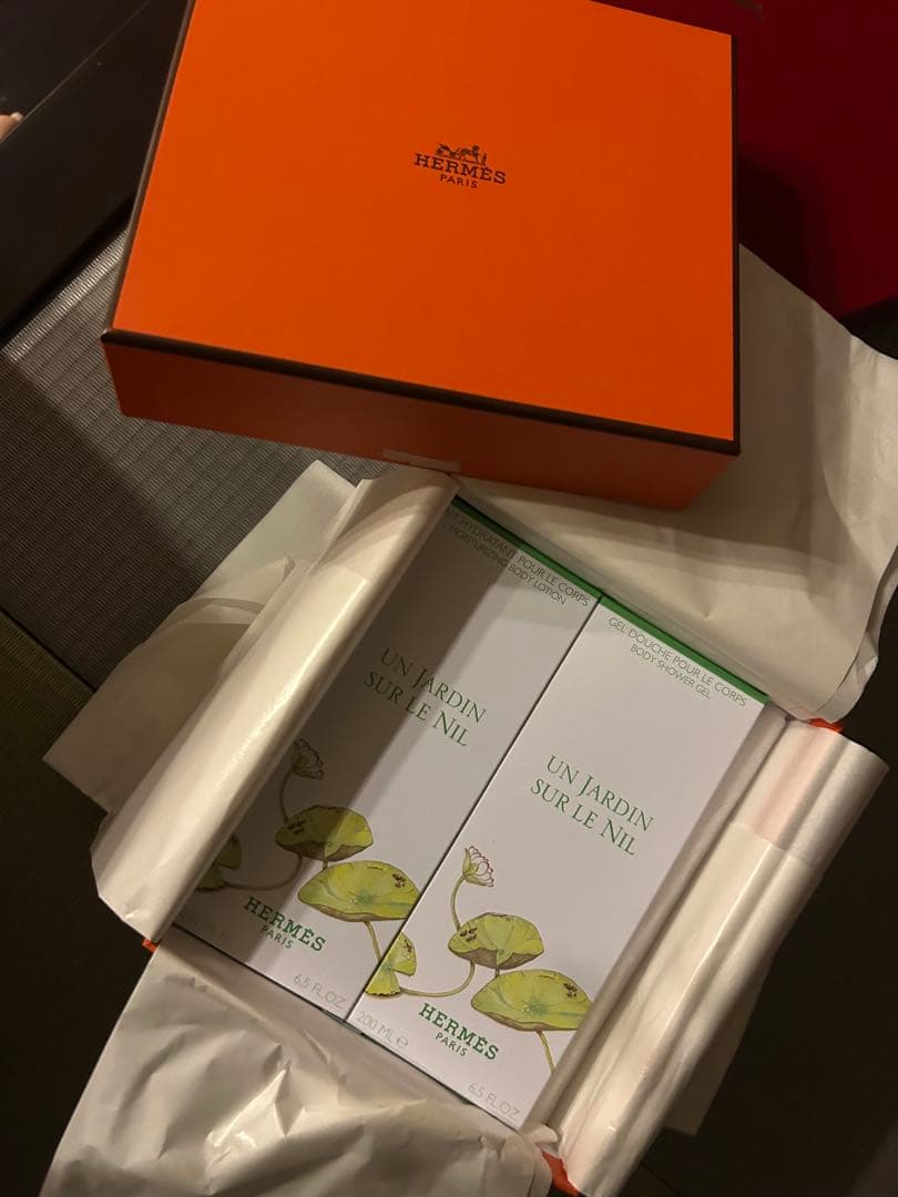 HERMES UN JARDIN SUR LE NIL ボディローション 2本 HERMÈS UN JARDIN SUR LE NIL ボディローション 2本 - メルカリ