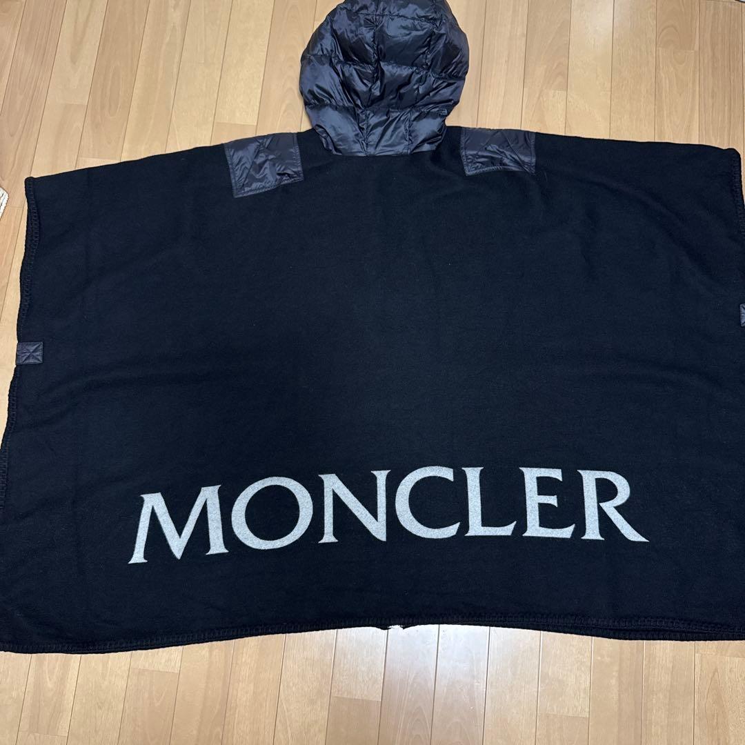 MONCLER フード付きポンチョ 黒 - メルカリ
