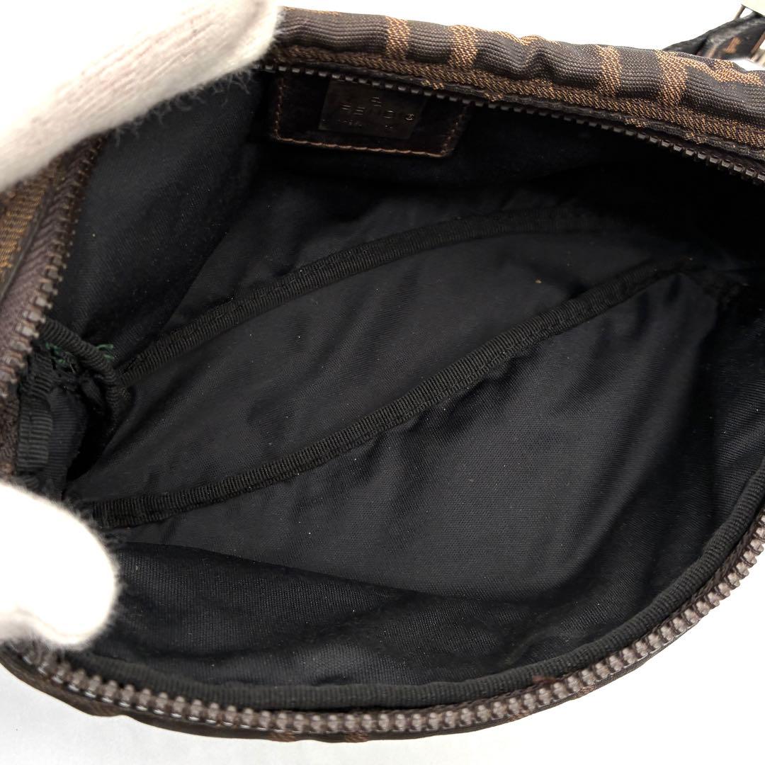 正規品・廃盤 フェンディ ボディバッグ ズッカ FF 斜め掛け ユニ