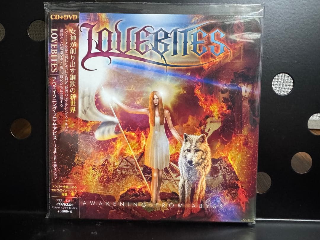 [サイン入り] LOVEBITES AWAKENING FROM ABYSS AWAKENING FROM ABYSS / アウェイクニング・フロム・アビス<初回限定盤