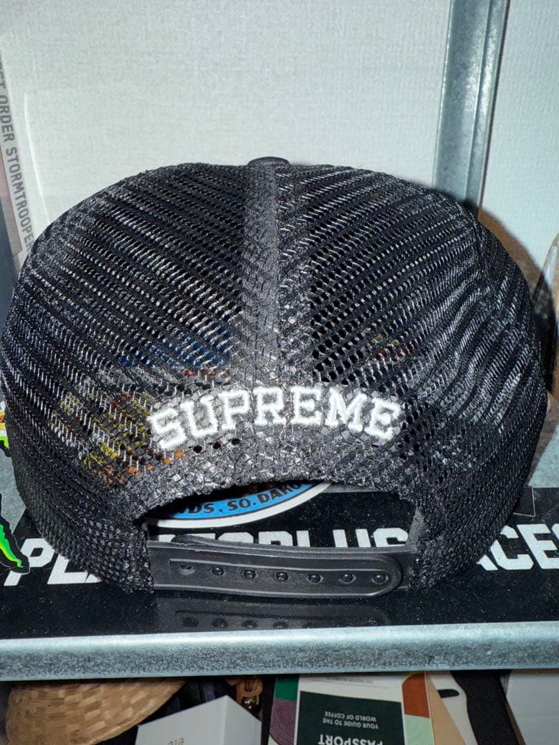 Supreme 刺繍ロゴ トラッカーキャップ 黒