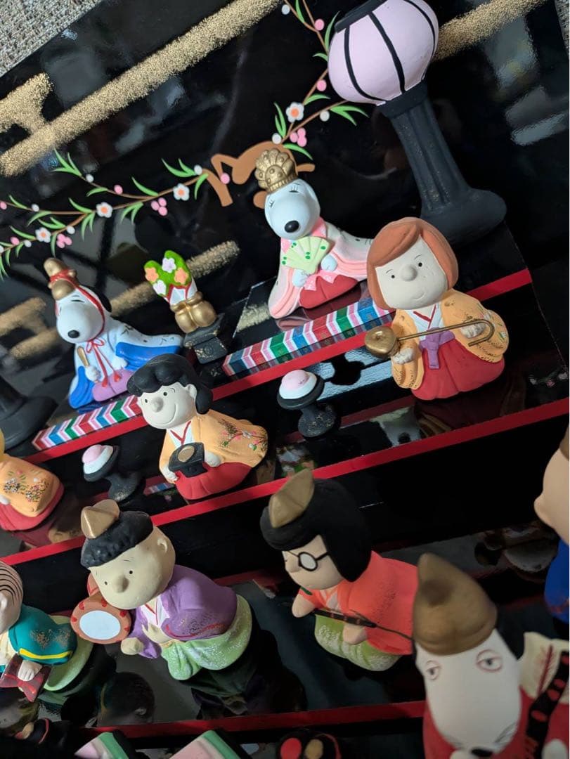 スヌーピー　段かざり　雛人形　ひな人形　吉徳大光　欠品なし スヌーピーの雛人形を今年も発見。創業300年の老舗『吉徳』の自信作