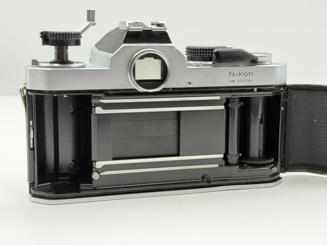 Nikon FM シルバー 初期型 ボディ フィルムカメラ - メルカリ
