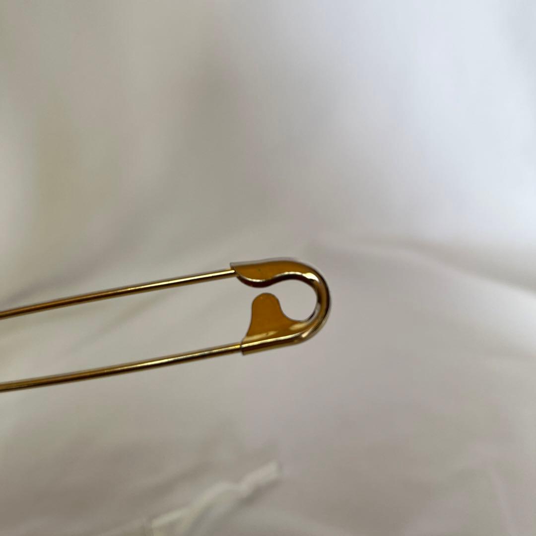 コムデギャルソン 青山限定 24K塗装 ゴールド 安全ピン - メルカリ