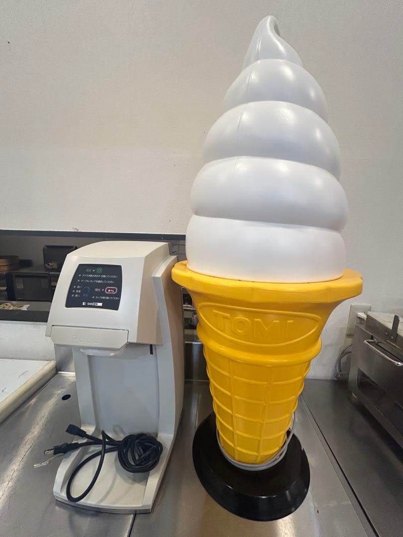 スジャータめいらくのソフトクリームマシンとアイスクリーム看板セット