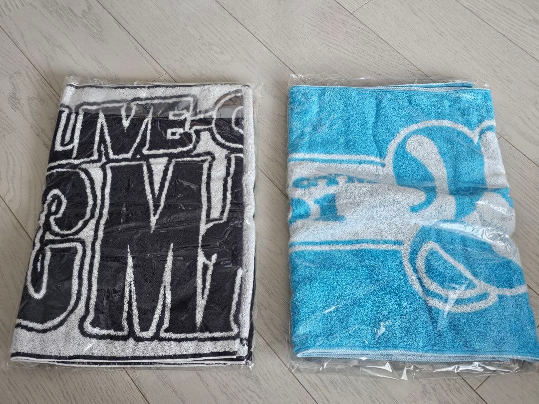 祝日SALE✨B'z LIVE-GYM 歴代ツアータオル 14セット他※年代不問 - メルカリ