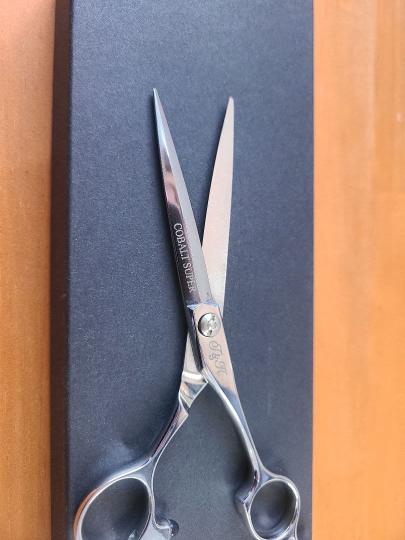 【新品】7インチ 美容師用シザー｜ メンズ 刈り上げ対応素材に自信あり gj701.jpg