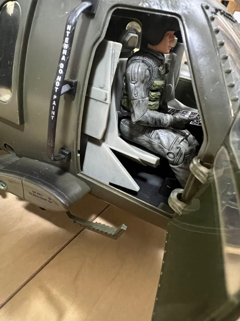 超希少】エリートフォース 1/18 ブラックホーク UH‑60 ヘリコプター