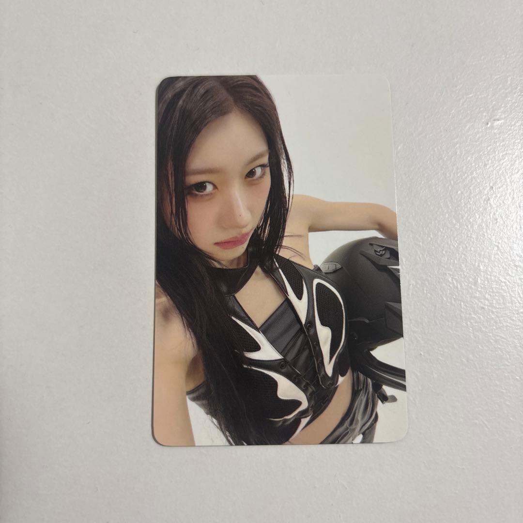 ITZY ソウルコン MD 5万ウォン購入特典トレカ チェリョン - メルカリ