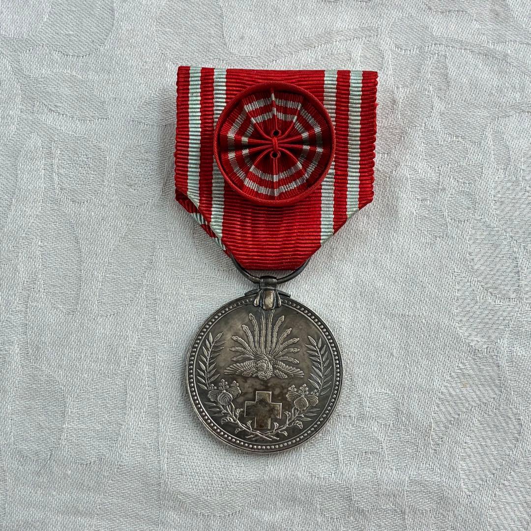 日本赤十字社 特別社員章 ケース入り 銀 シルバー - メルカリ