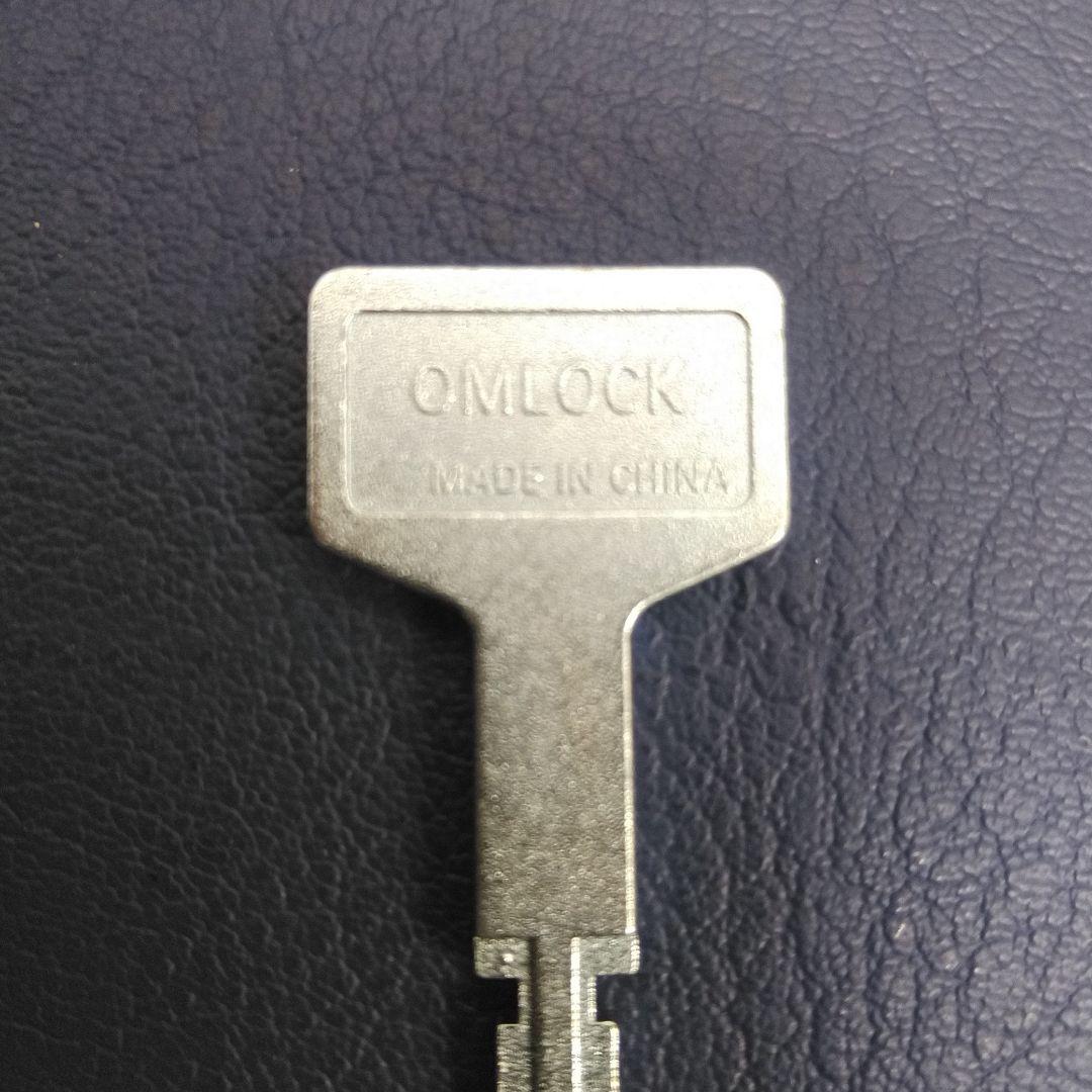 パチンコ流通キー 2本 メーカー純正鍵 OMLOCK オムロック 流通キー