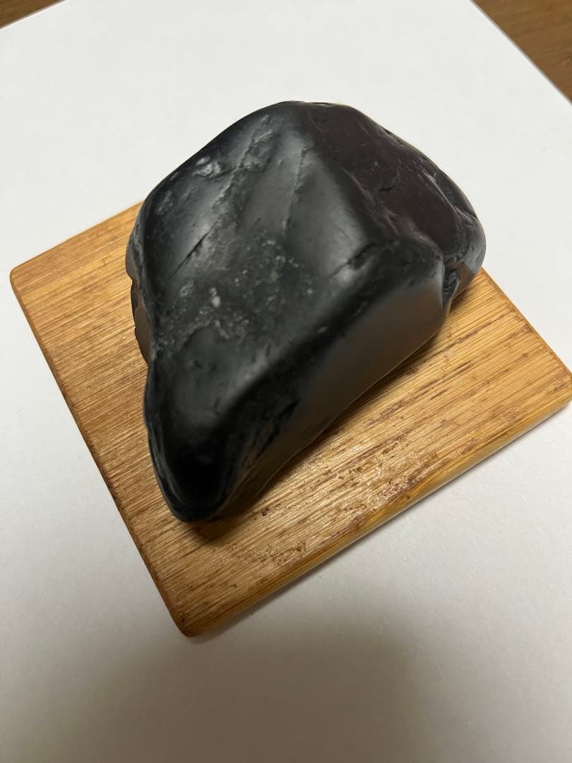 【糸魚川】 黒翡翠　上質　279.8g