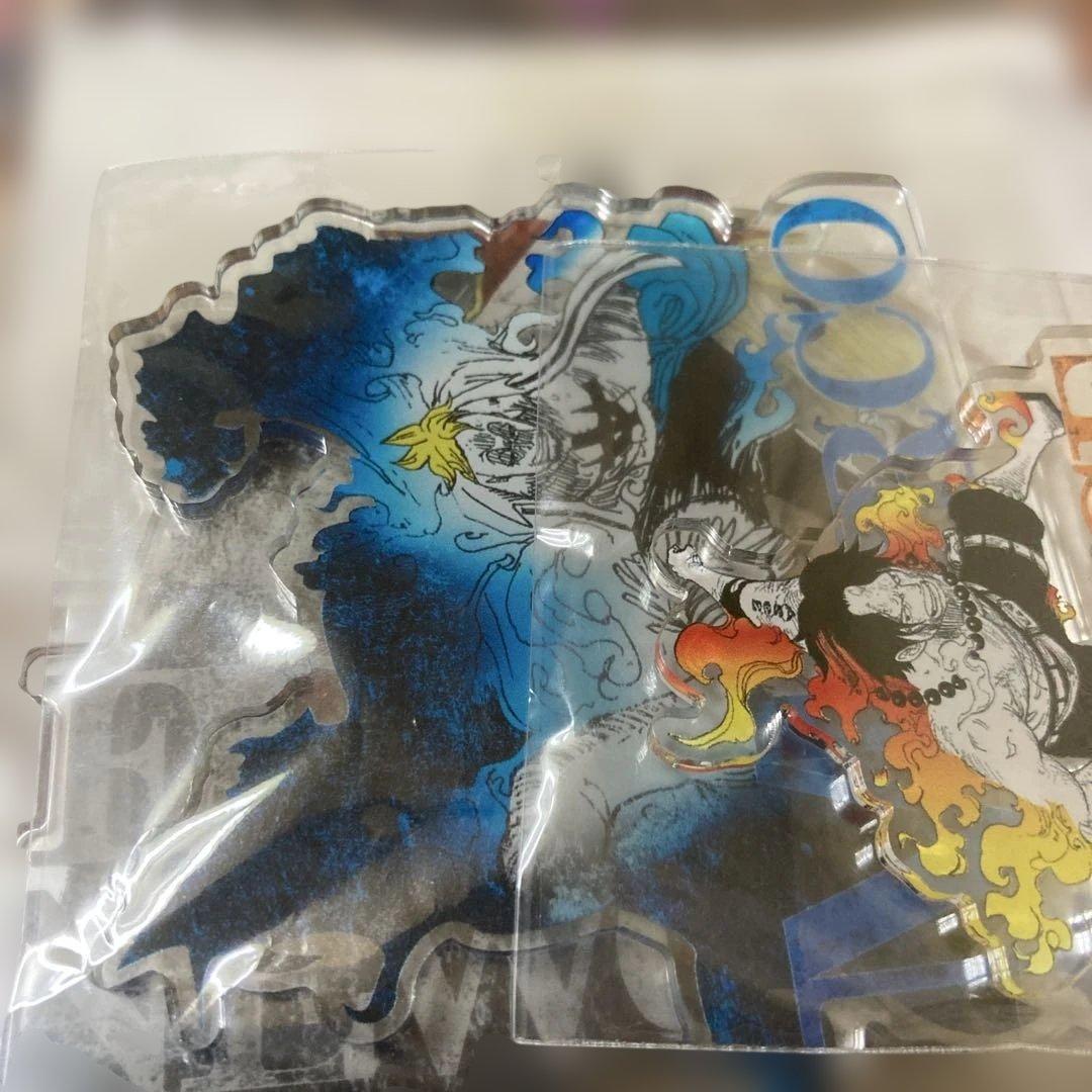 ワンピース 海賊旗アクリルスタンド 白ひげ＆エース＆マルコ アクスタ