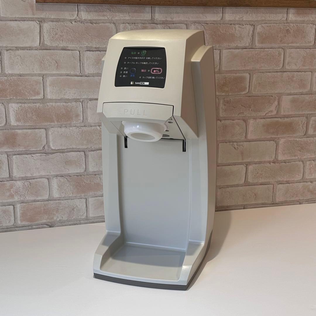 スジャータめいらくのソフトクリームマシンとアイスクリーム看板セット