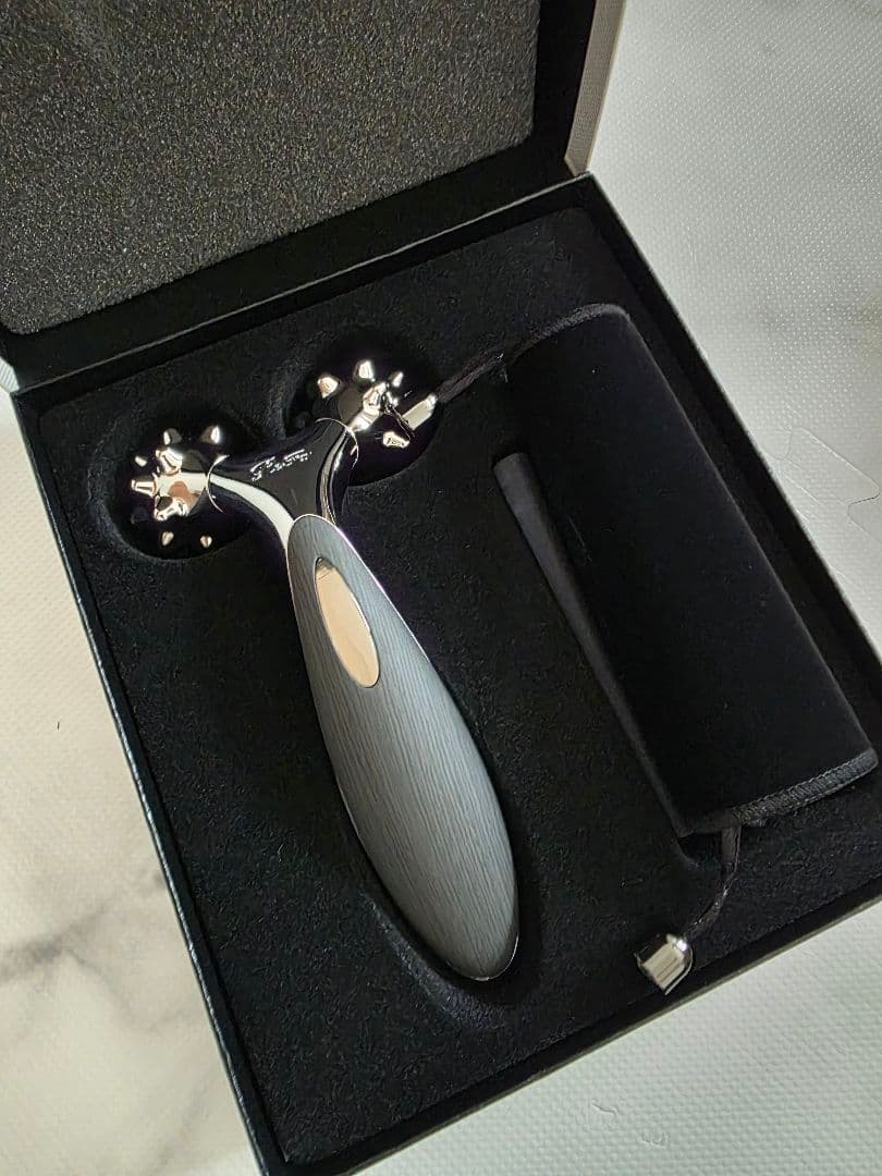 r*k様 refa リファ リファリズム　ブラックウッド 美顔器 リファリズム - ReFa RHYTHM | 商品情報 | ReFa（リファ）公式ブランド