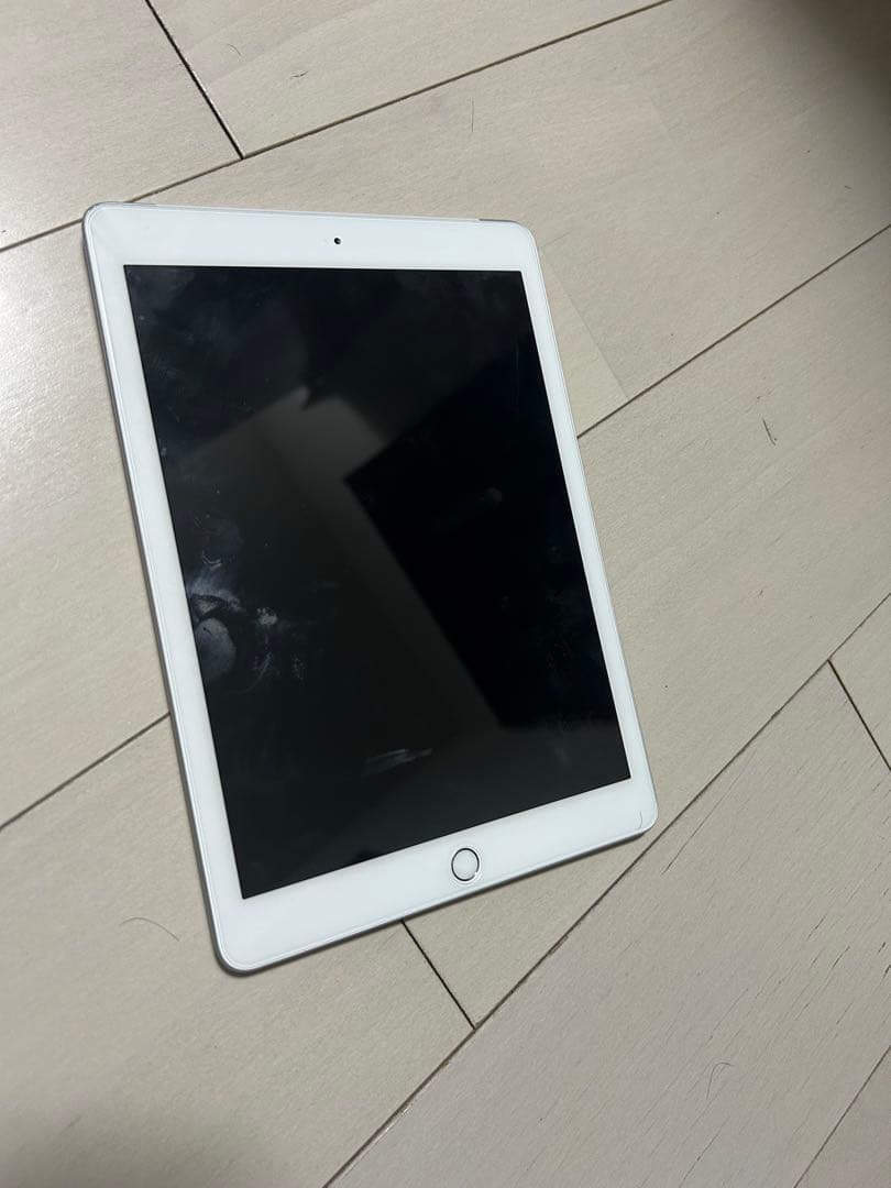 最終値下げ　Apple iPad (第6世代) Wi-Fi 32GB カバー付き Apple iPad 9.7インチ 第6世代 Wi-Fiモデル 32GB 2018年春モデル 価格