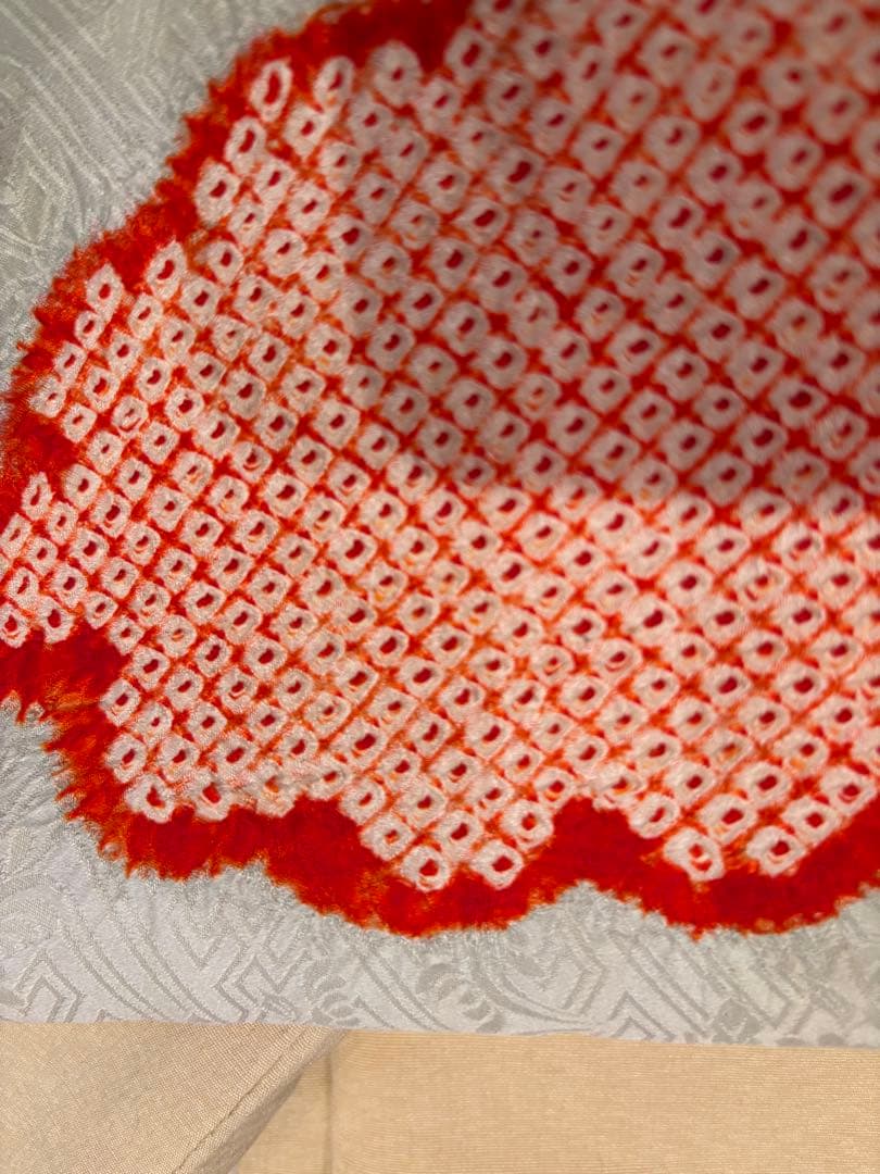 芸舞妓さんのようなはんなりした着こなし　絞り名古屋帯　水色に雲取り　ゑり萬畳紙付