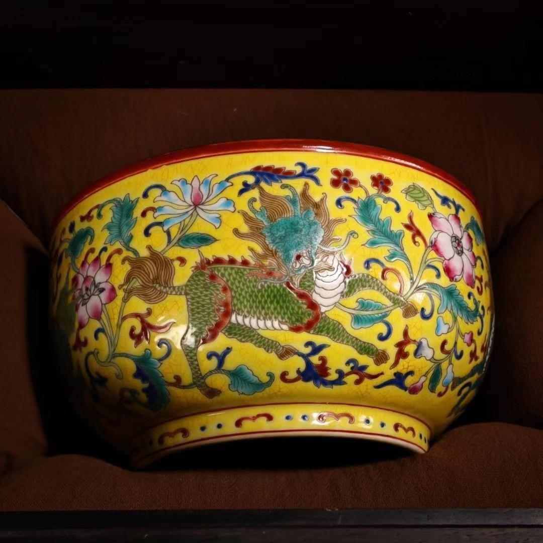 中国古美術・珍品旧蔵・七宝彩と粉彩磁器の碗・純手描き・箱付・置物