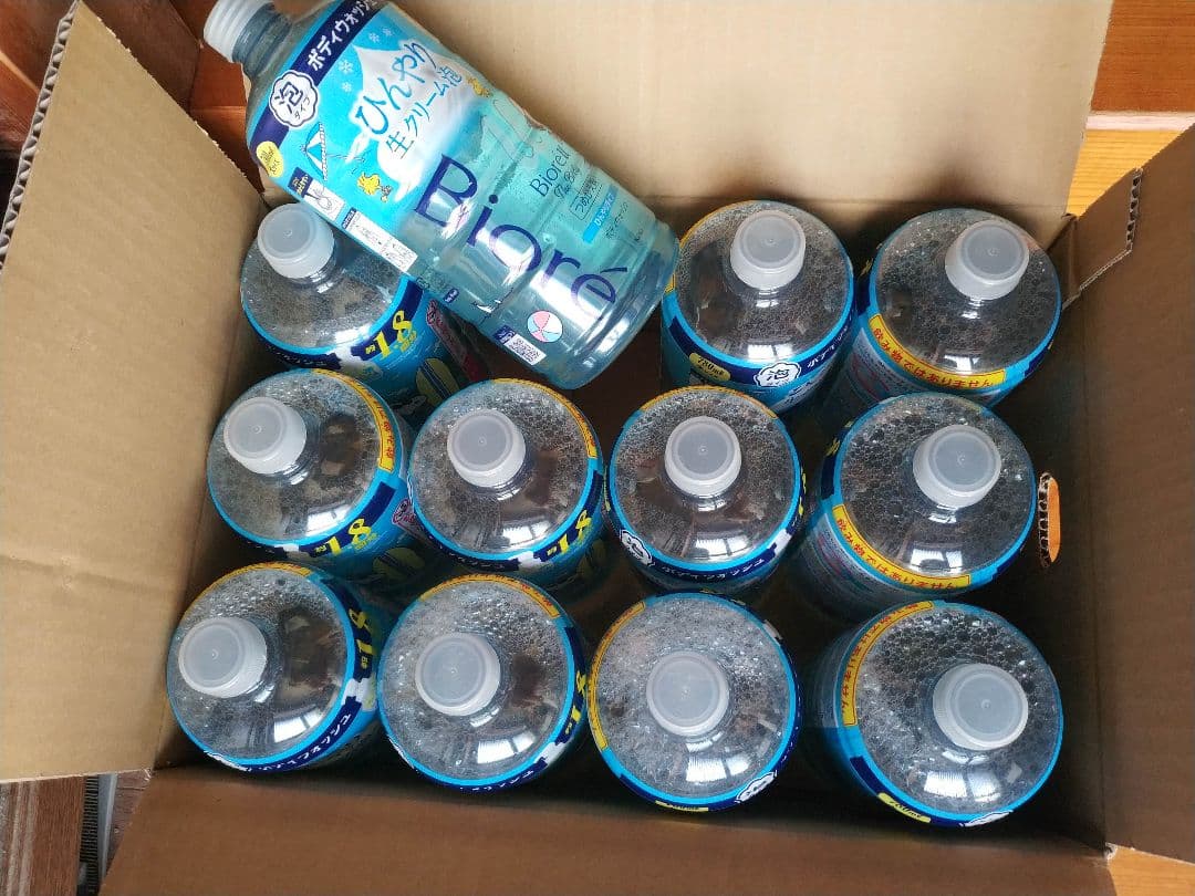 ビオレu 冷感生クリーム泡　ひんやりタイプ　泡タイプ　詰め替え用12本セット Amazon | ビオレ ザ ボディ 泡タイプ ひんやり クール タイプ 涼やかな