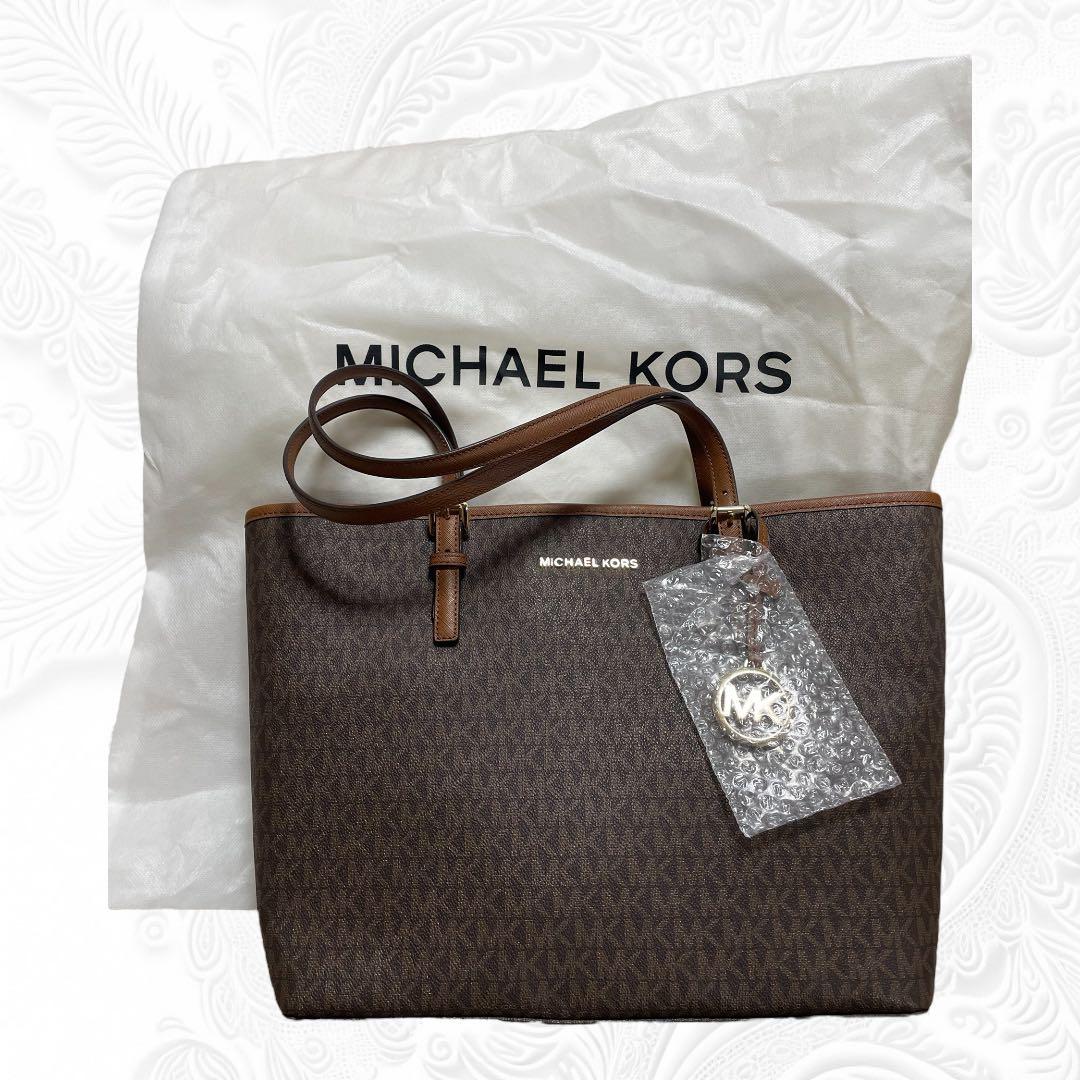 【新品】MICHAEL KORS JET SET TRAVEL トートバッグ Jet Set Travel Large Logo Tote Bag in VANILLA - Sale | Michael