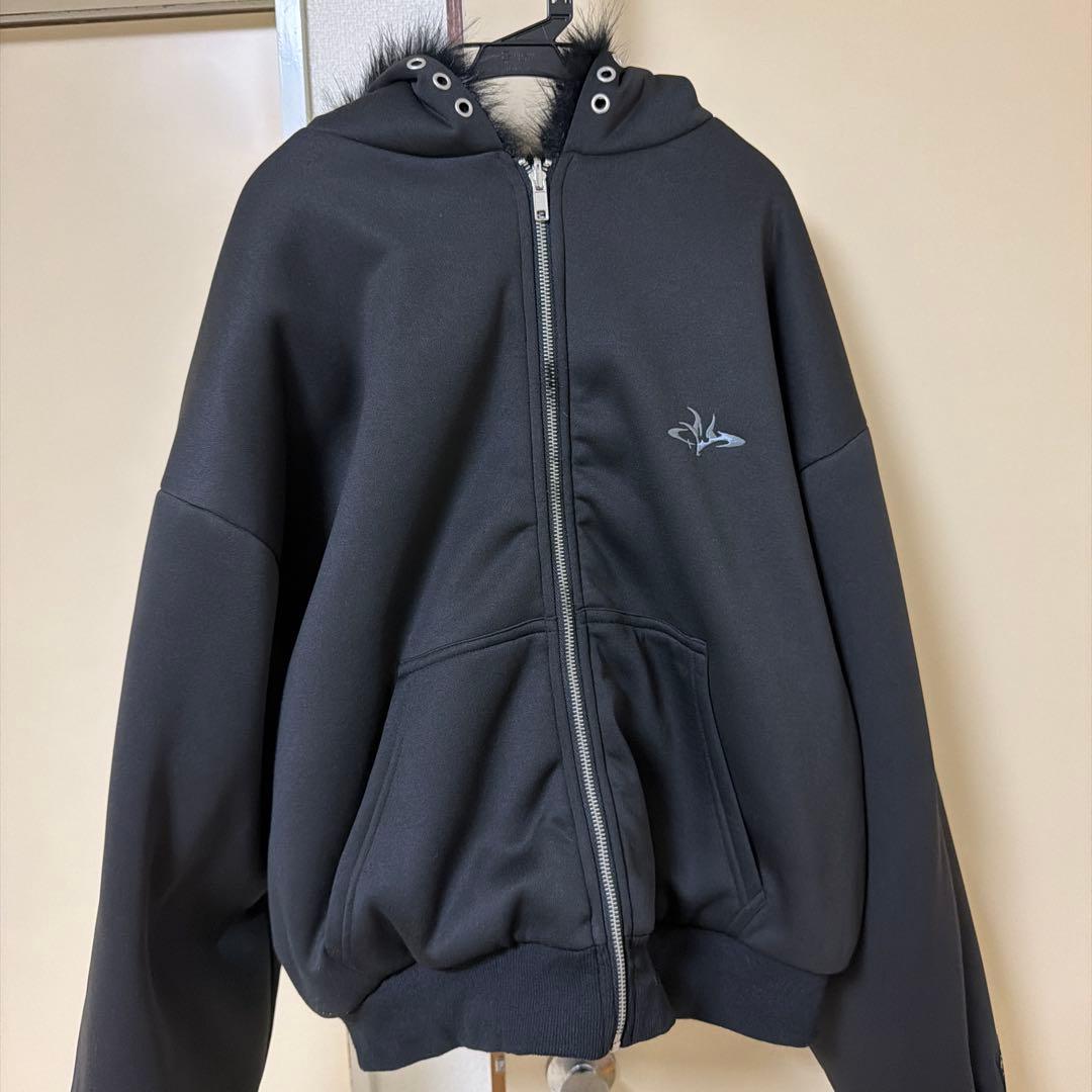 MSG ファーリバーシブルフードジャケット【UNISEX】 MSG（エムエスジー）の「ファーリバーシブルフードジャケット【UNISEX