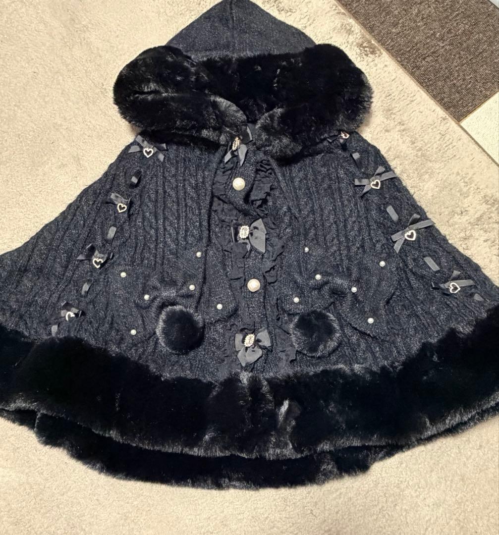 LIZLISA リズリサポンポンリボンニットファーポンチョブラック 黒 𝑳𝑰𝒁 𝑳𝑰𝑺𝑨 𝑾𝒊𝒏𝒕𝒆𝒓 𝑪𝒐𝒍𝒍𝒆𝒄𝒕𝒊𝒐𝒏 ❄️🩵 🎀着用