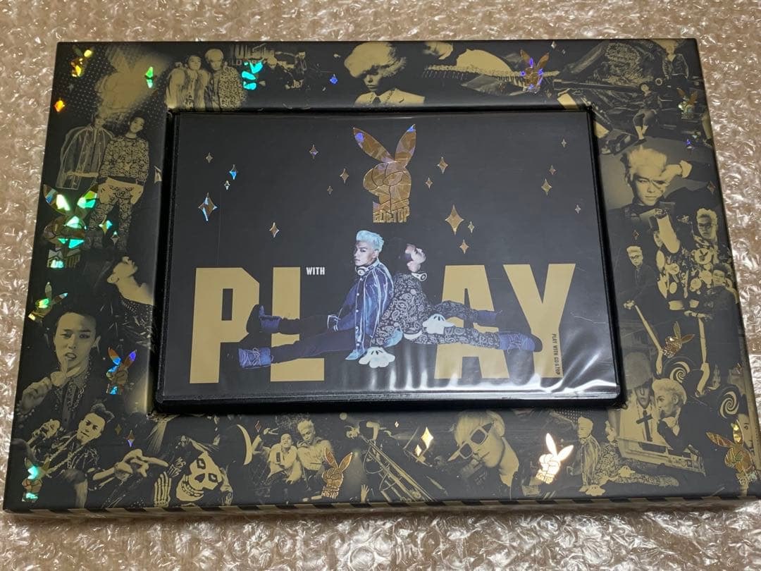 PLAY with GD&TOP DVD＋PHOTOBOOK 缶バッジ - メルカリ