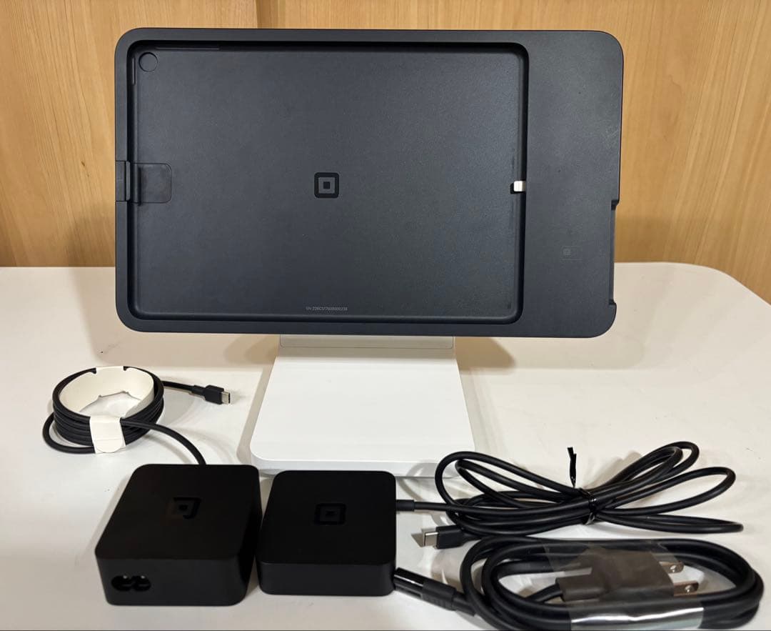Square スタンド（第2世代、Lightning対応)IPAD POSレジ化 - メルカリ