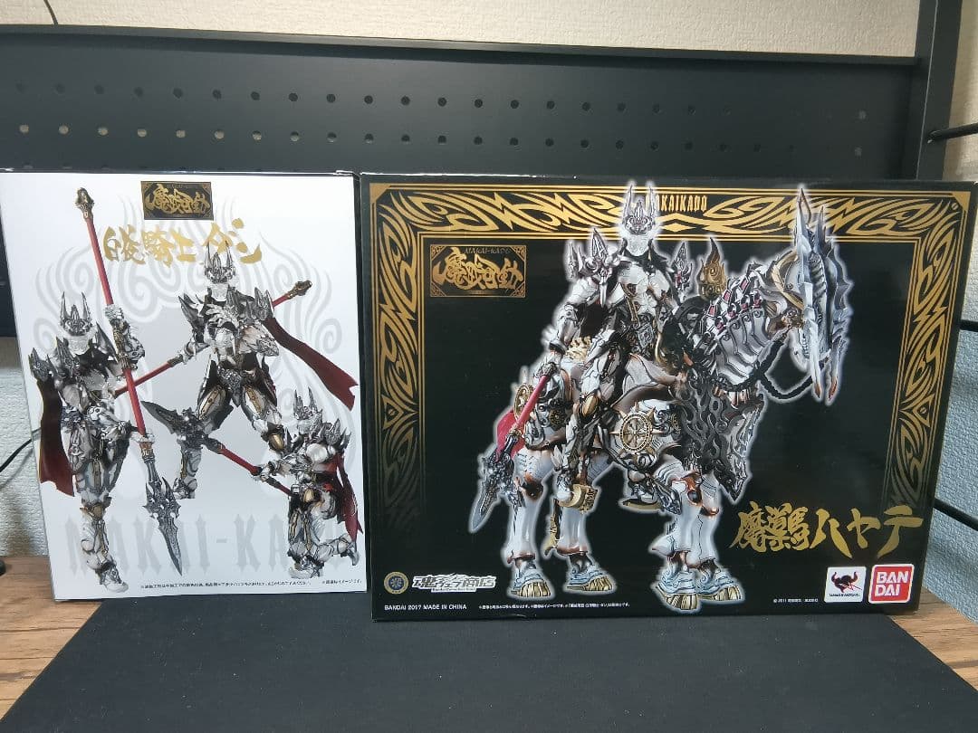 魔戒可動 白夜騎士ダン 魔戒可動 魔導馬 ハヤテ 牙狼＜GARO＞ ～MAKAISENKI～』白夜騎士・打無が駆る魔導馬「疾風