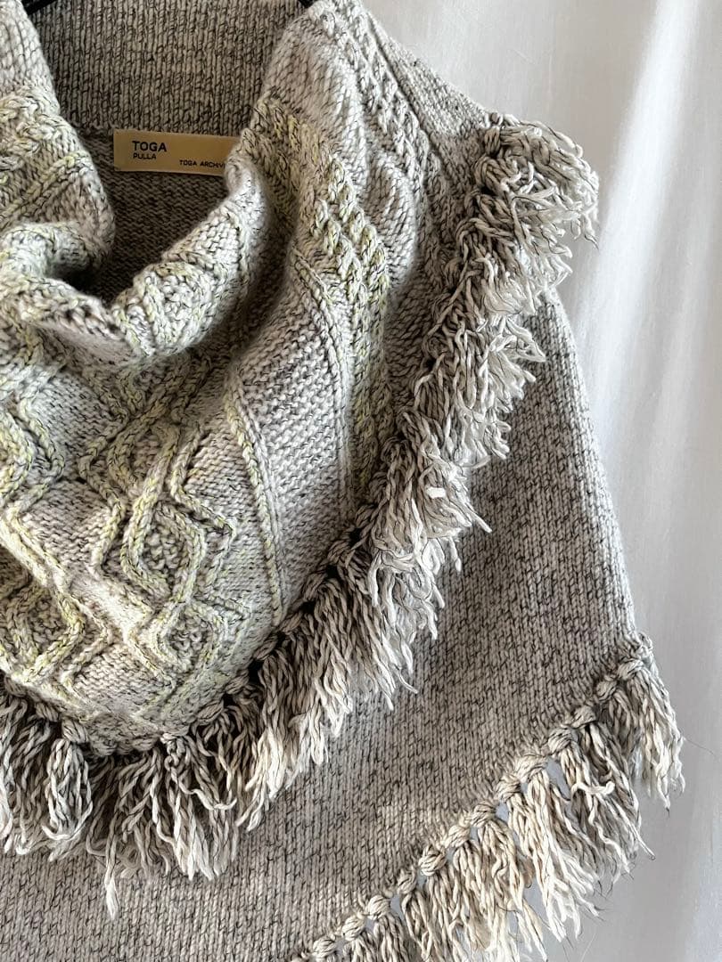 TOGAPULLAトーガプルラ フリンジスヌード/ネックウォーマー BG