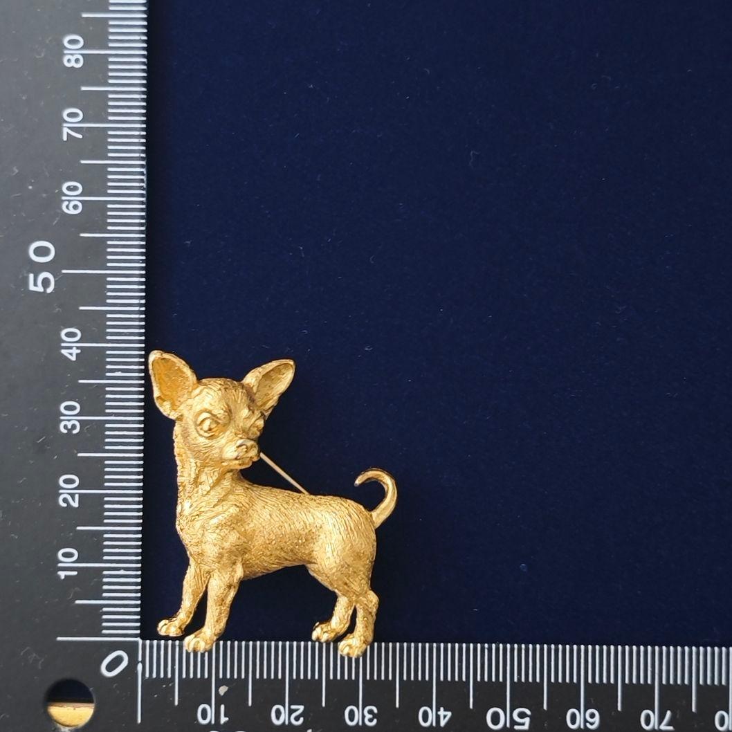 ヴィンテージtrifari チワワ ゴールドメタルブローチ 犬 dog