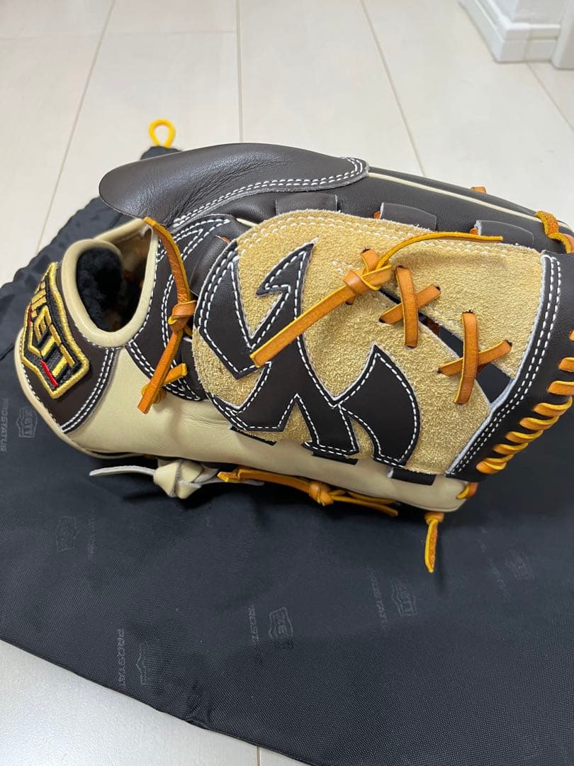 ZETT 軟式グローブ 限定仕様 新品】 ゼット 軟式グローブ / 内野手用 無料型付け (ZETT グラブ