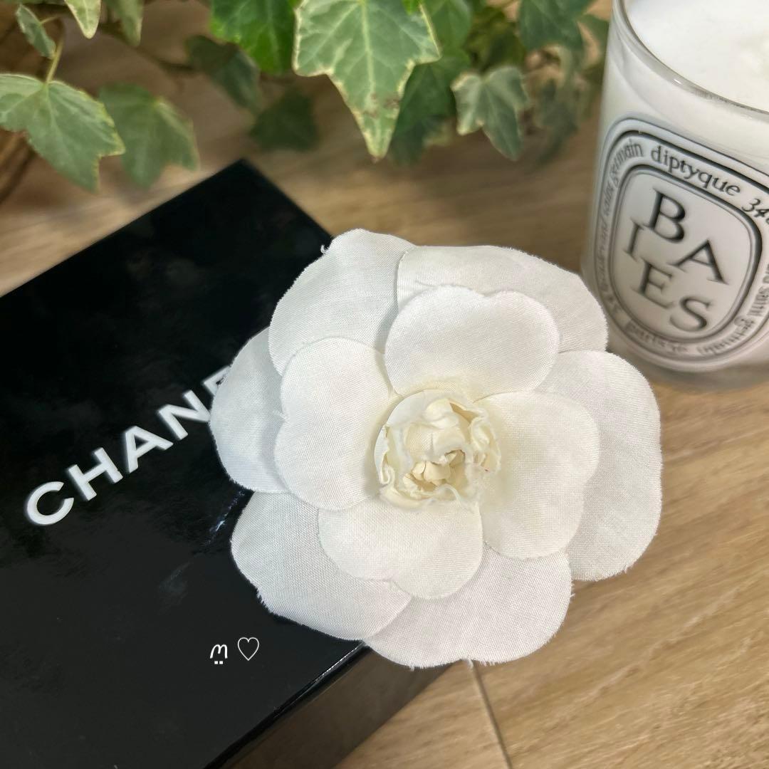 CHANELシャネル カメリアコサージュ ブローチ シルク ホワイト 卒業