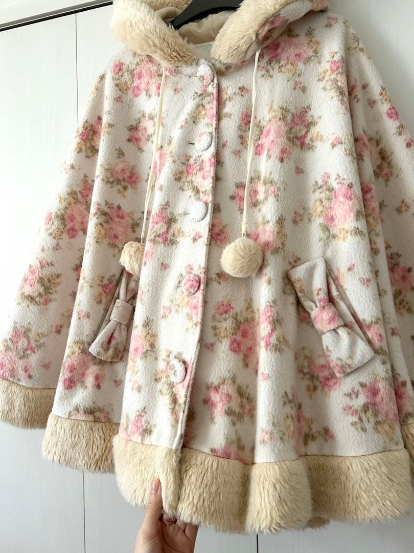 リズリサ LIZLISA ファー ポンチョ 花柄 バラ マント コート ケープ