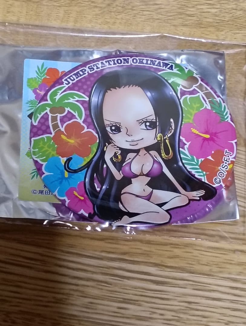 ワンピース ONEPIECE ハンコック ドでか缶バッジ 沖縄限定 缶バッジ