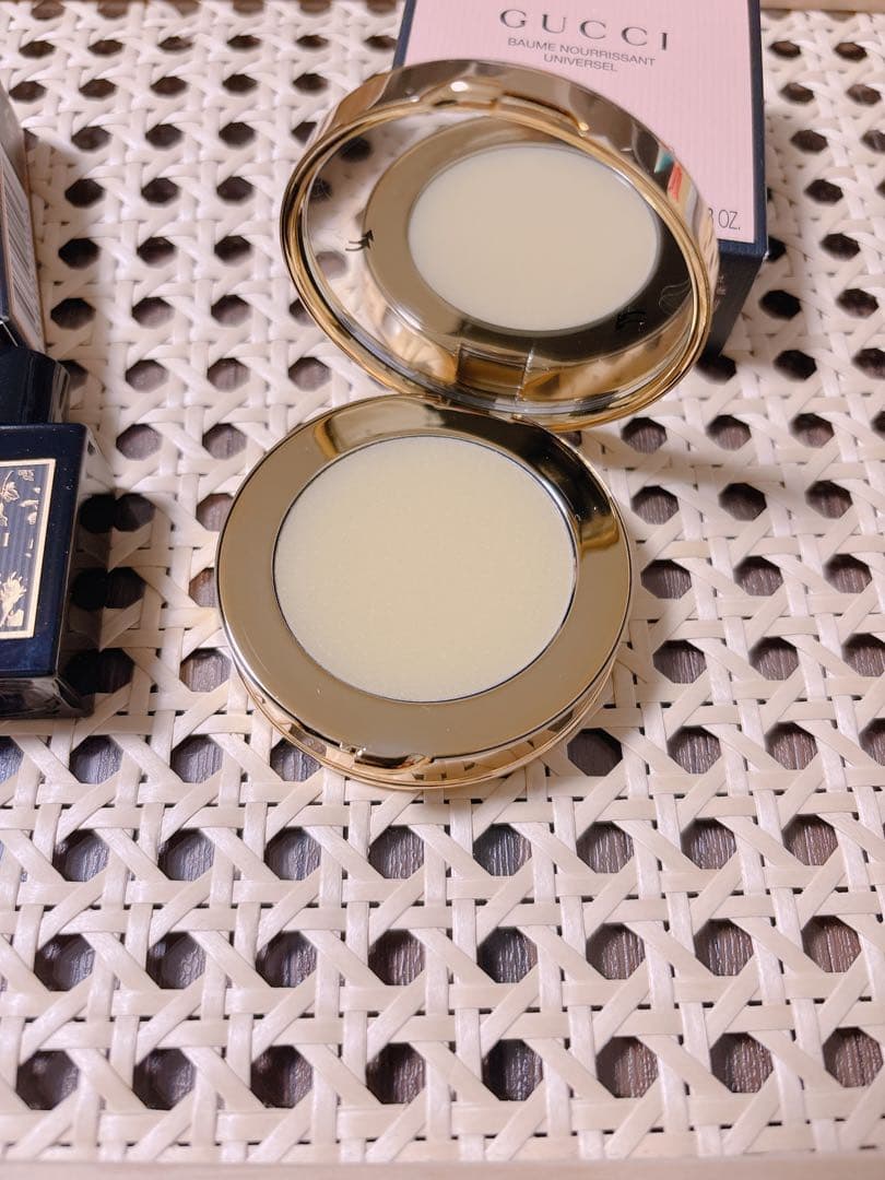 グッチ バームクーヘンヌリサンユニヴェルセル ブルームパルファム