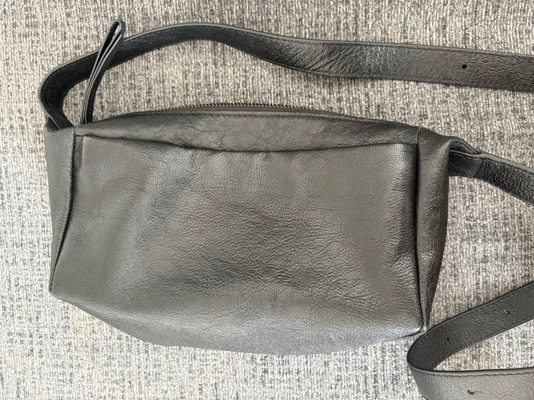 美品★イアパピオネ《本革/220g》ボックスショルダーバッグ