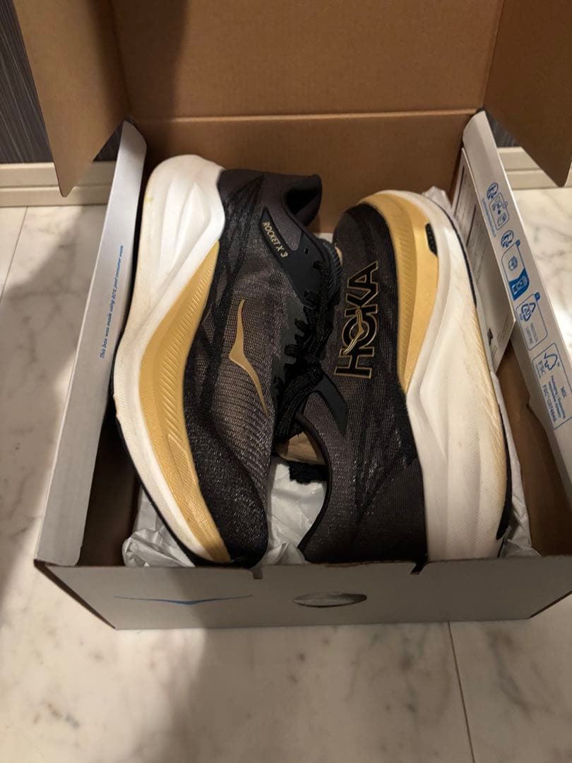 本日限定値下　HOKA Rocket 3 ブラック　ゴールド　26.5cm