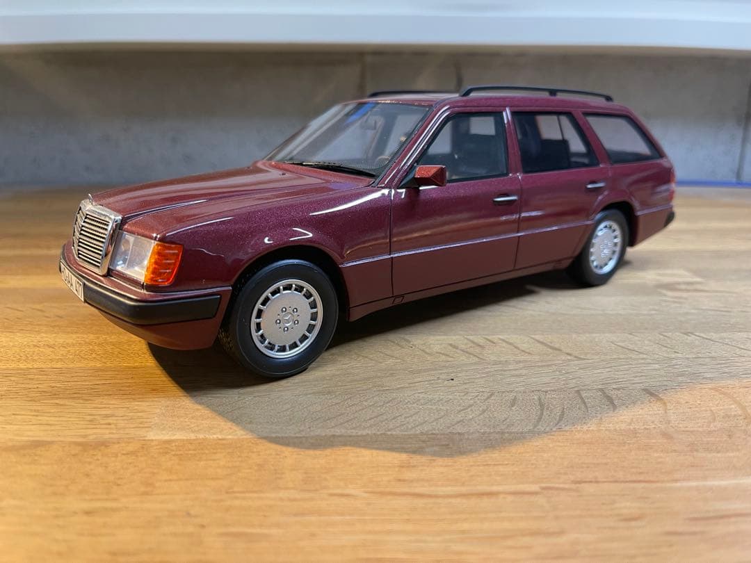 BoS Models メルセデス・ベンツ W124 300TE レッド 1/18 BoS Models 1/18 ベンツ 300TE &初代 Cクラス | kendeen-1990のブログ