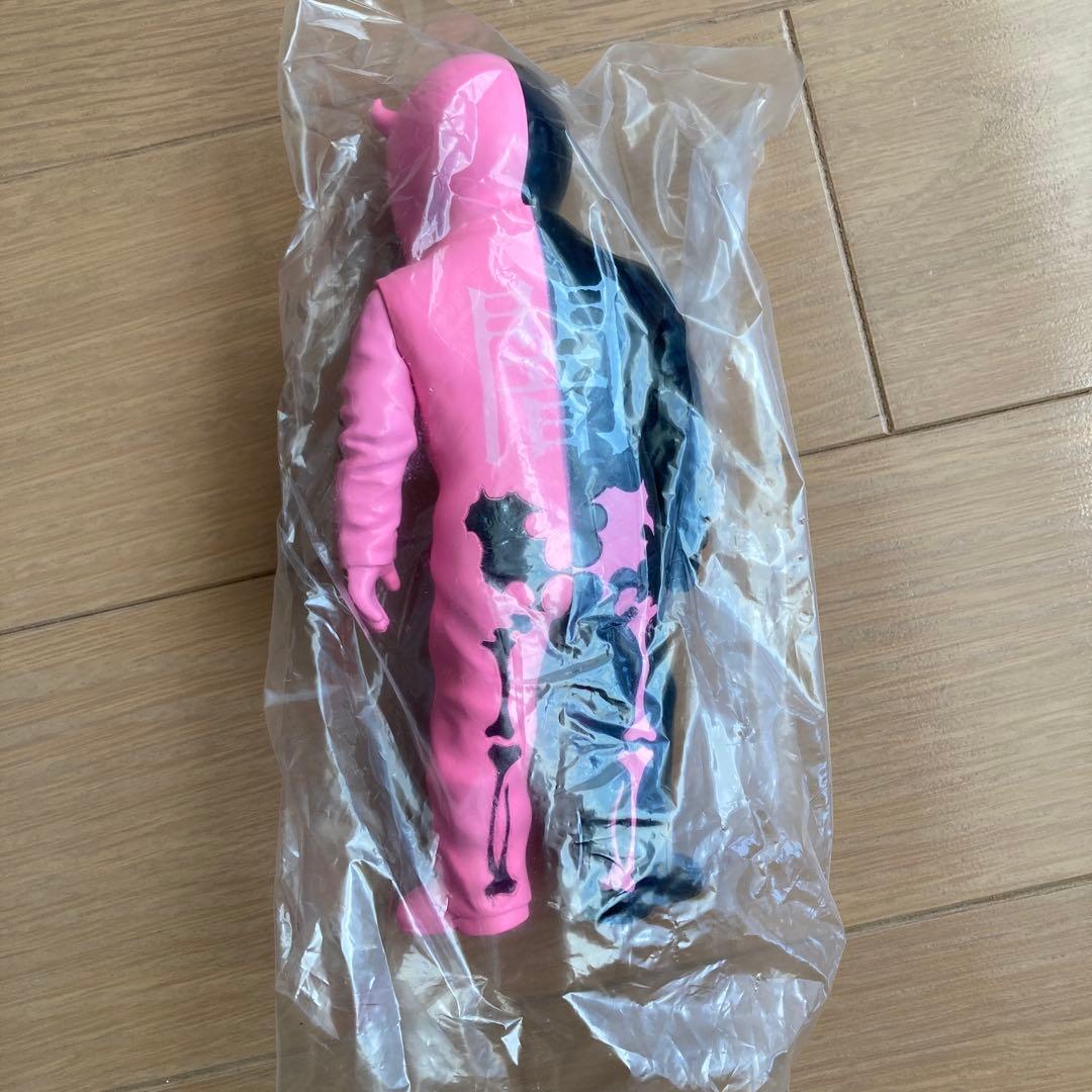 BALZACスカルマン　ソフビ　フィギュア　桃黒ハーフ　未開封品