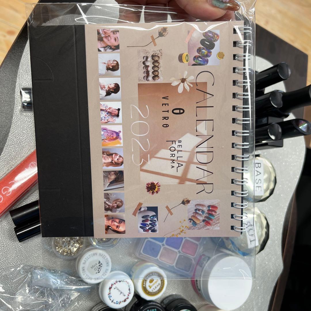 クリアジェルからアートまでできるネイル商品