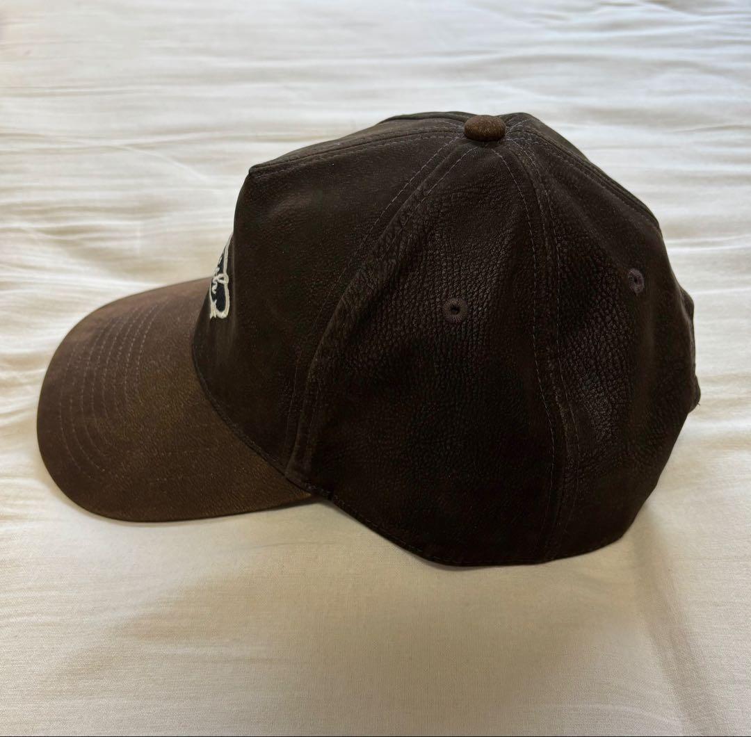Kith レザー ロゴキャップ ブラウン - メルカリ