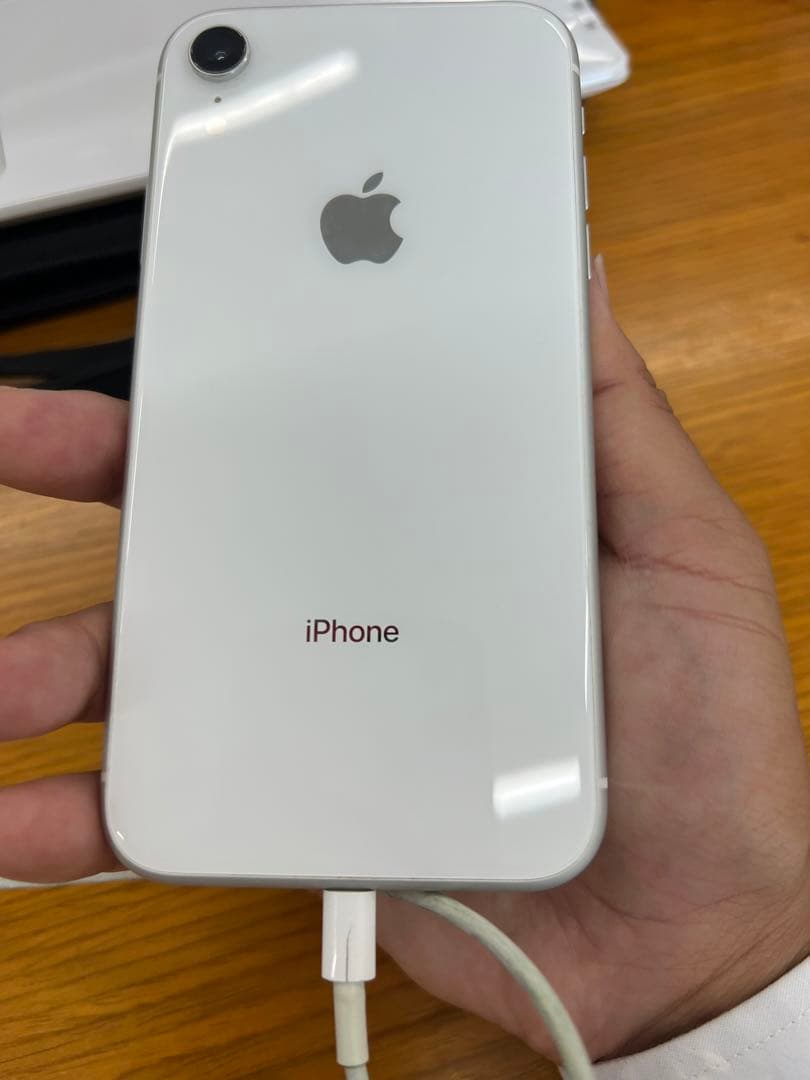 iPhone SE 第2世代 ホワイト MHGU3J/A iPhone SE 第2世代 ホワイト